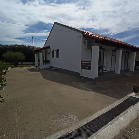 Vila. Dionysos Agios Georgios (Corfu)